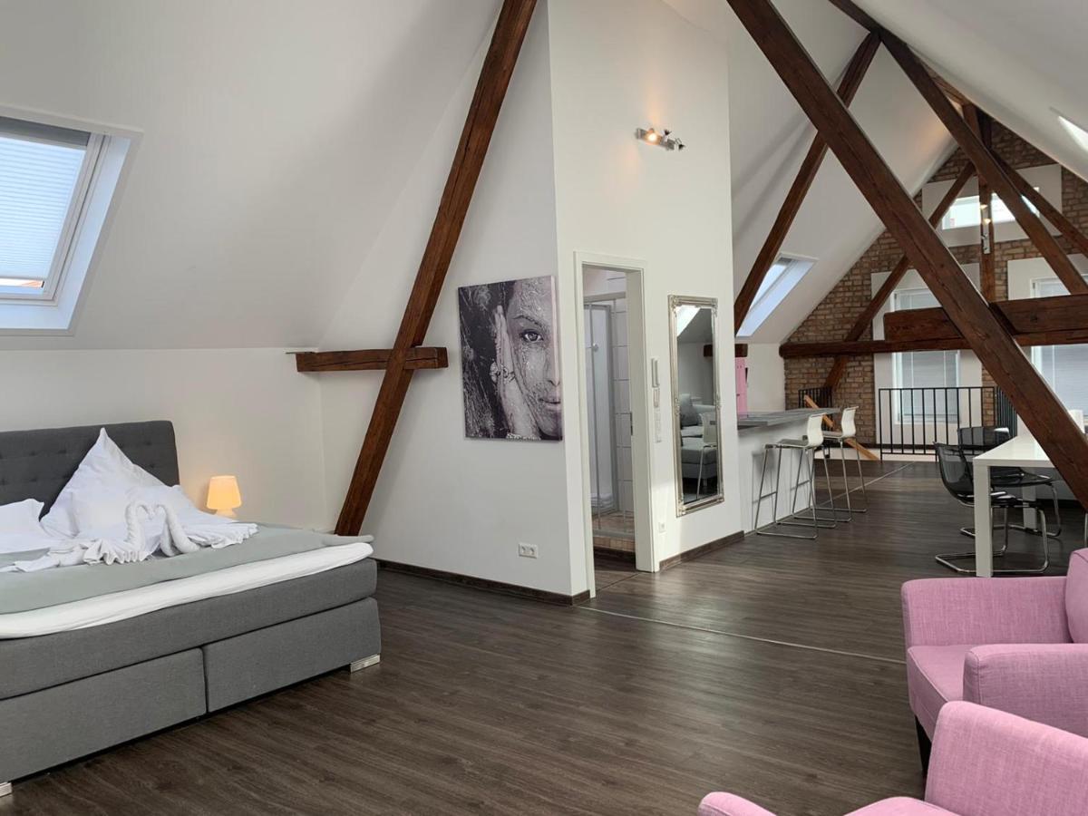 Business - Boardinghouse Hotel